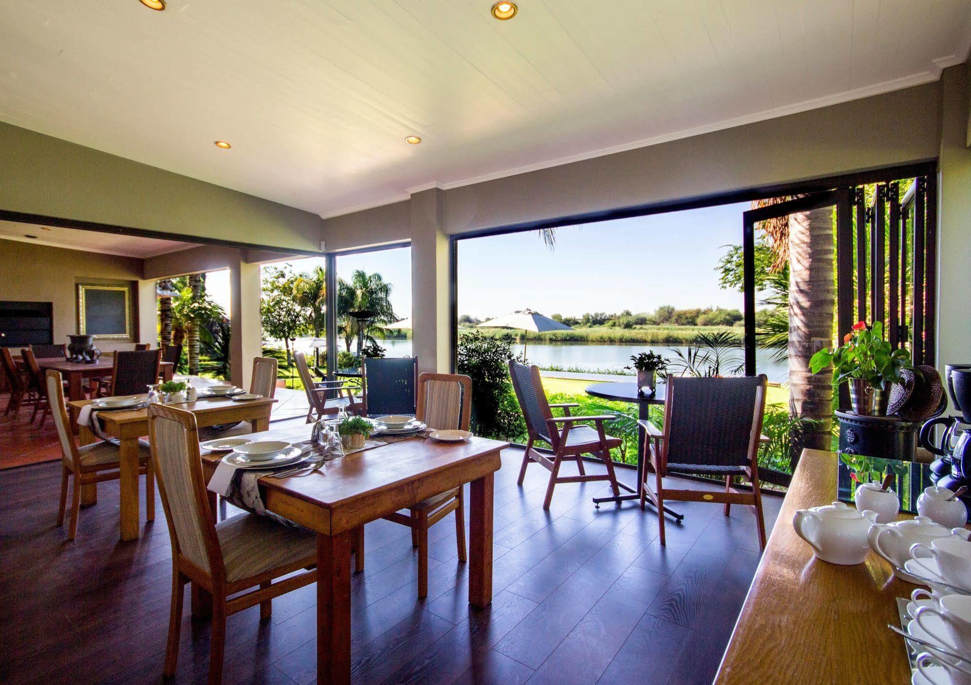 River Place Manor Upington Ngoại thất bức ảnh